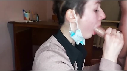 Сосёт хер у избирателя на выборах