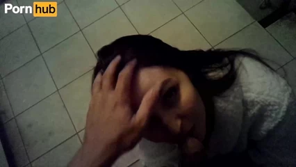 Дала по-быстрому в подъезде