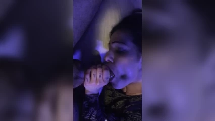 Сосёт в гандоне