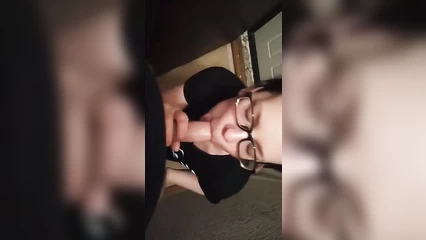 Никто не знает, что я поёбываю соседку