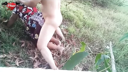 Прогулка с женой по лесной дороге