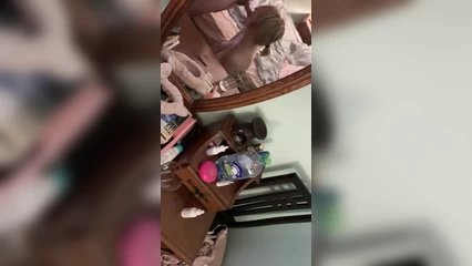 Отсосик от неформалочки у зеркала