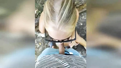 Минет на брёвнышке