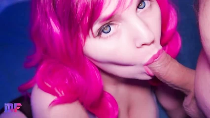 Розовая киска ждёт хорошего траха