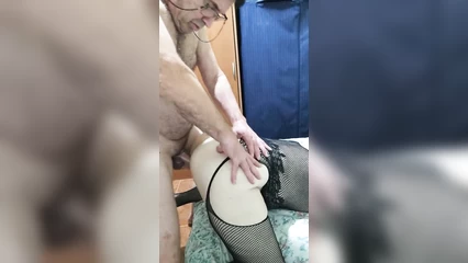 Рачком свою старушку в блядском белье