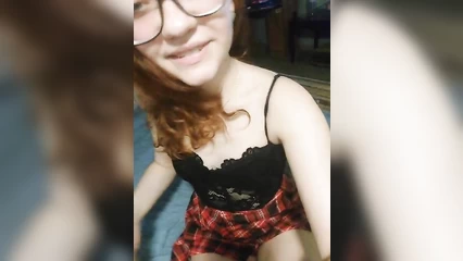 Рыжая шлюха на стриме с любовником