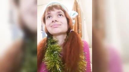 Юная моделька с рыжими волосами