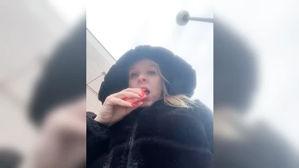 Красотка блондинка Лика 2