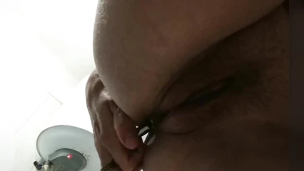 Жена испытывает новую игрушку