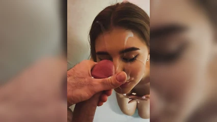 Обкончал лицо и дал залупу облизать