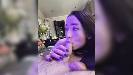 Дашулька сосёт у Алекса