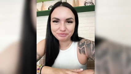 Надька в кафе