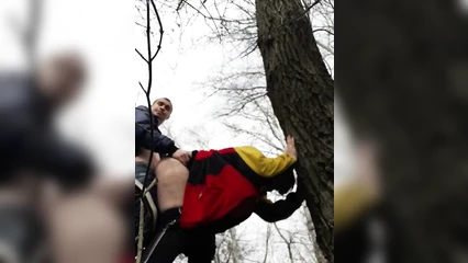 Выебал зрелую шлюху в посадке