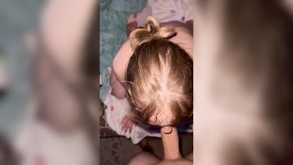 Дал писюнчик отсосать перед еблей
