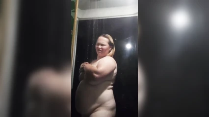 Мамка друга в душе