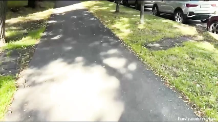 Застенчивая незнакомка изменила ради денег