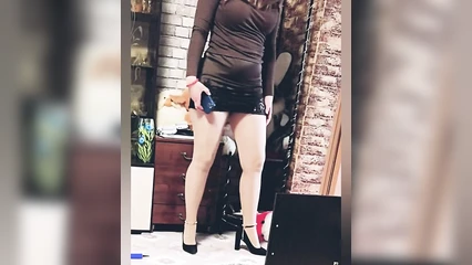 Жена собирается на день рождения