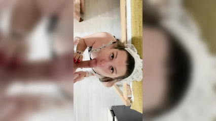 Заглотила хуй вместе с яйцами