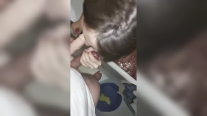 Сосёт фаллос с членом и мечтает про мжм