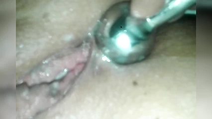 Жена с анальной пробкой