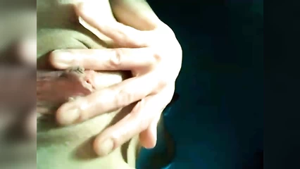 Дрочка вагины крупным планом