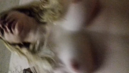 Зрелая скачет на члене верхом