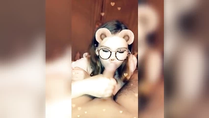 Парочка развлекается с телефоном и трахается