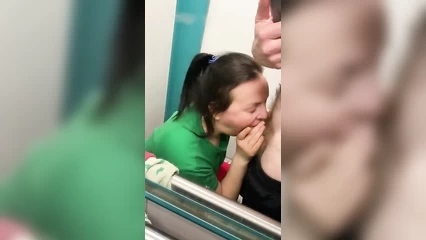 Катаемся и ебёмся в лифте