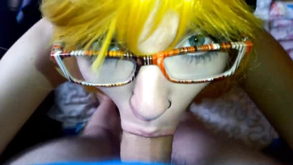 У моей подружки очень вместительный рот